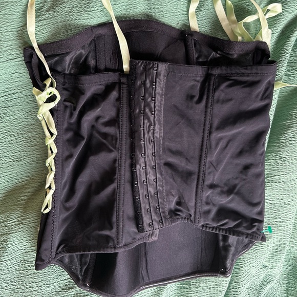 Fairy Corset with Flowers - Picture 3 of 4